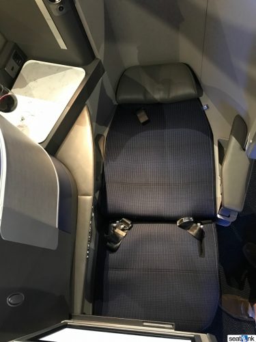 Fully flat bed in United Polaris