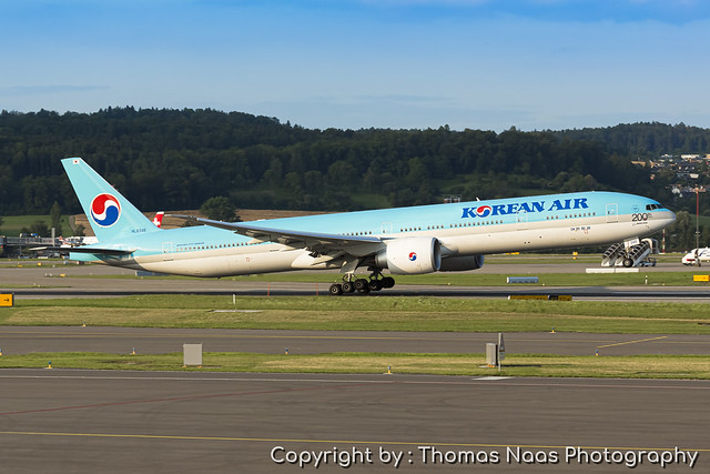 Korean Air Boeing 777 200 200er V2 aircraft